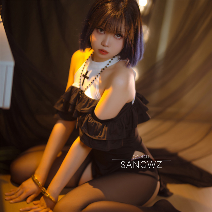 叁月life美女图片：想做修女的狗狗