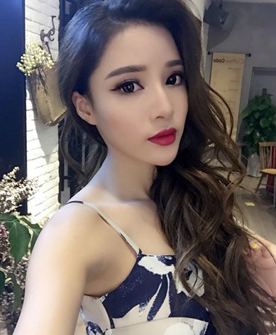 秀人网陈美琳的性感魅力：网红陈美琳的令人瞩目之路