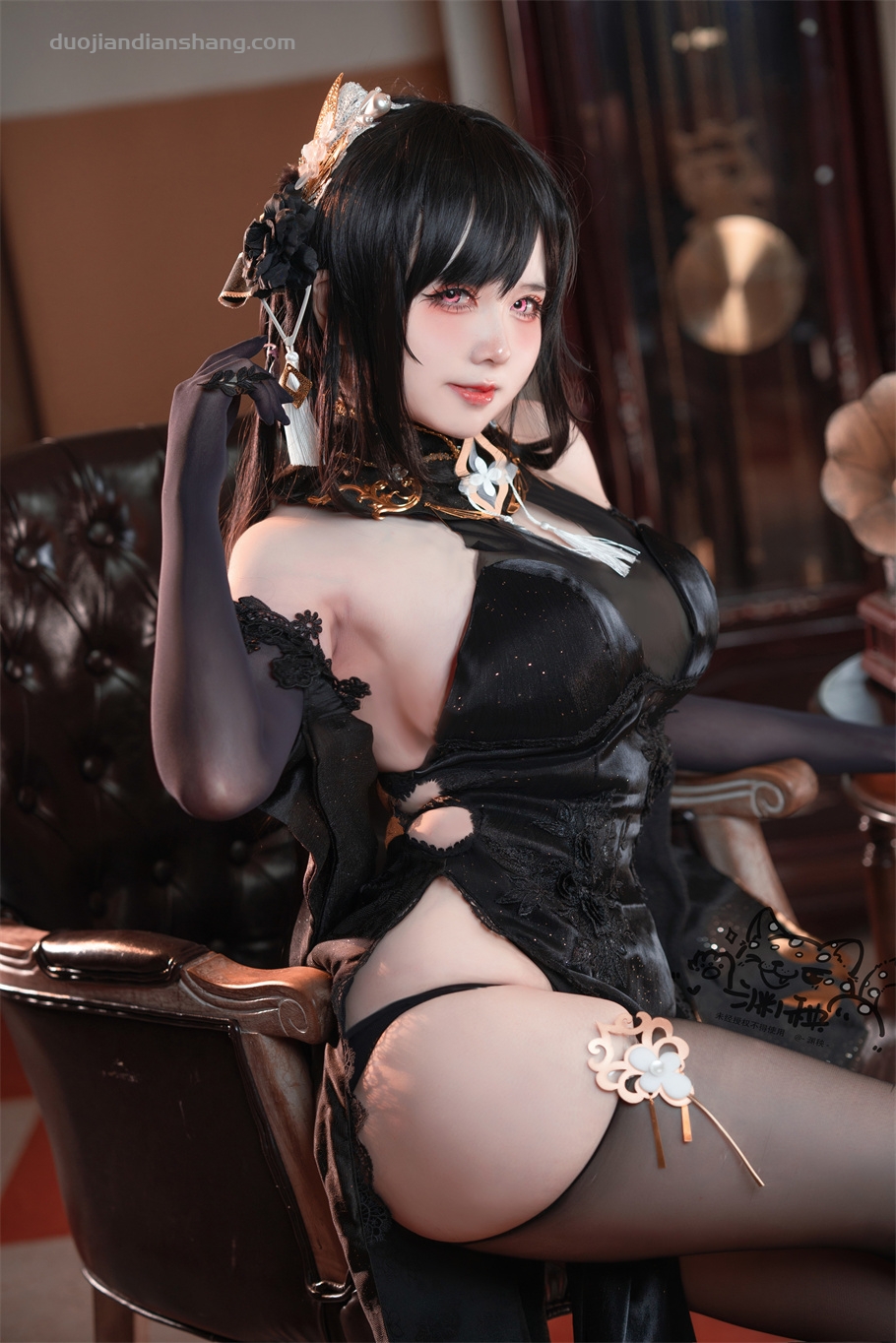 渊秧 – 镇海旗袍，宛如水墨画中的仙子-拐角萌图