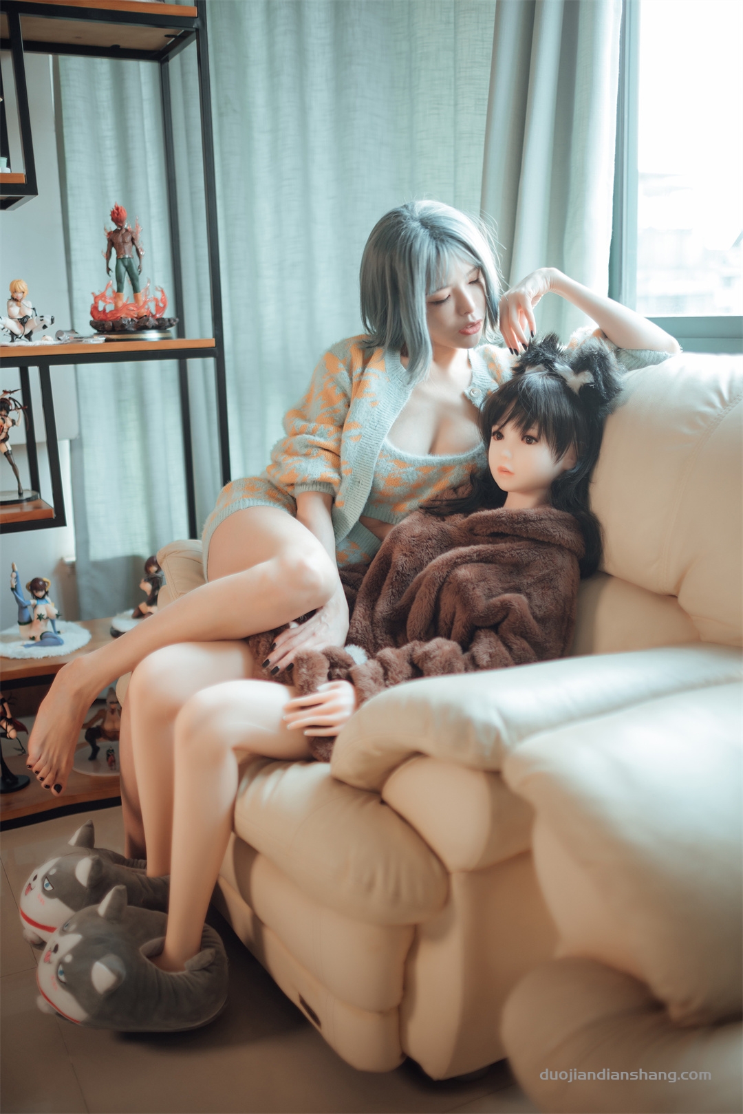 秋和柯基新春贺图和修女，侧开旗袍长裙在线看图-拐角萌图