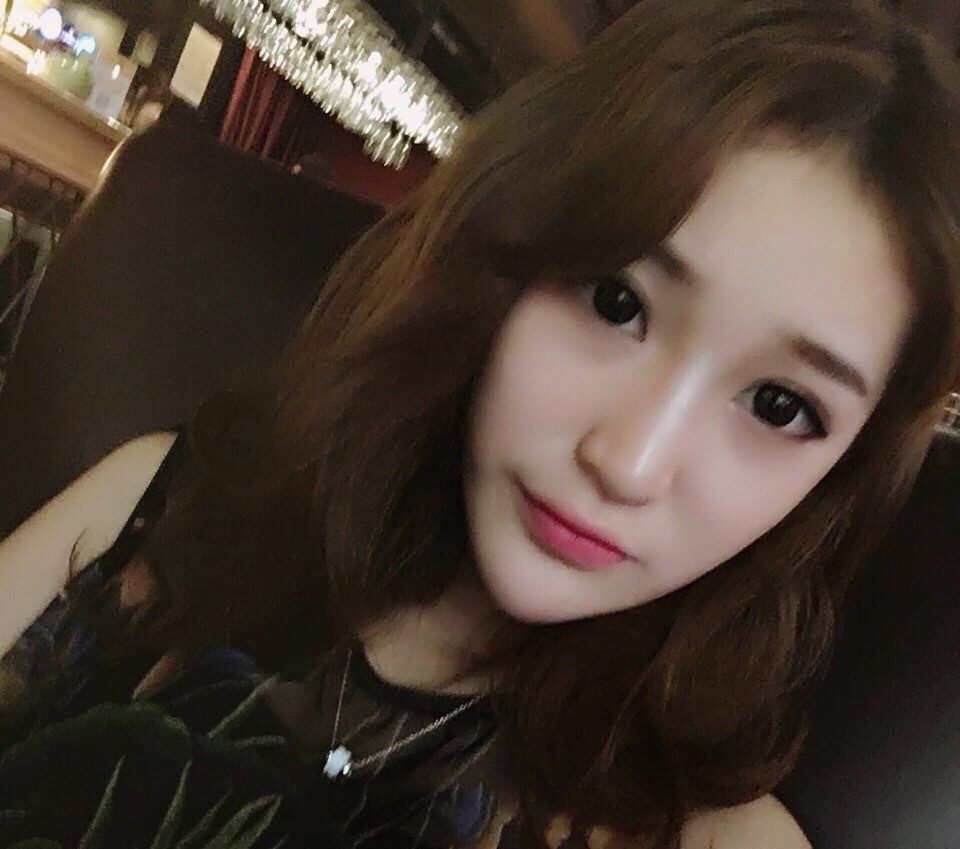 陈美琳：模特生涯的新星，探寻她的个人资料和故事-拐角萌图